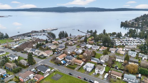 8071 Queen St, Crofton, BC 