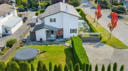 920 Agnes St Esquimalt, BC V9A 5X4