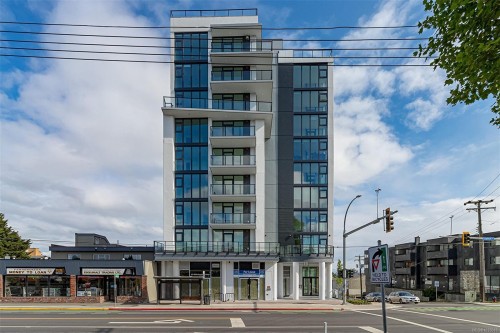 #202-899 Esquimalt Rd  Esquimalt, BC V9A 0L7