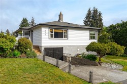 312 Warren St Ladysmith, BC V9G 1B8