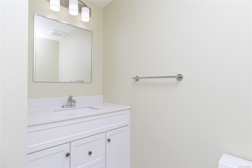 10046 Judson Pl, Sidney, BC 