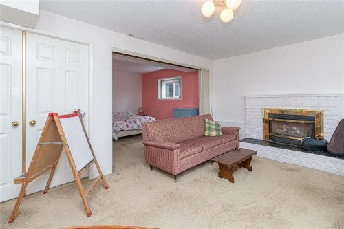 10046 Judson Pl, Sidney, BC 