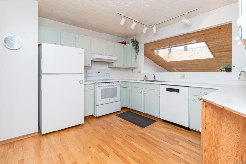 10046 Judson Pl, Sidney, BC 