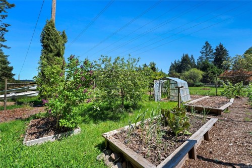 490 Rainbow Rd, Salt Spring, BC 