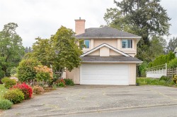 2228 Tarn Pl Duncan, BC V9L 5E6