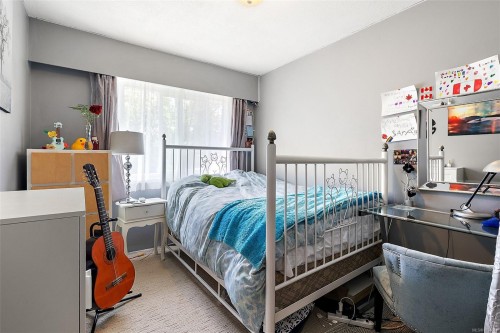 10292 Godfrey Pl, Sidney, BC 