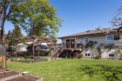 1233 Roy Rd Saanich, BC V8Z 2X8