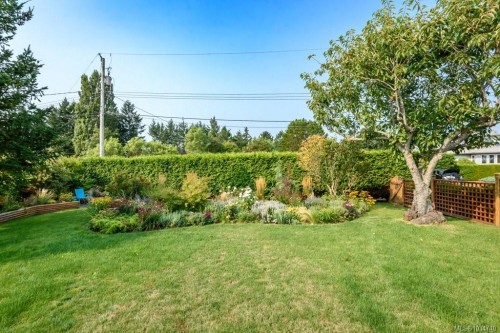 1938 Singing Sands Rd, Courtenay, BC 