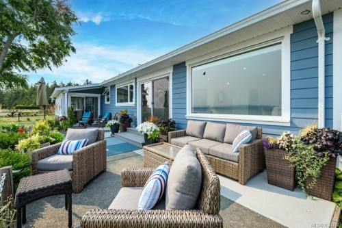 1938 Singing Sands Rd, Courtenay, BC 