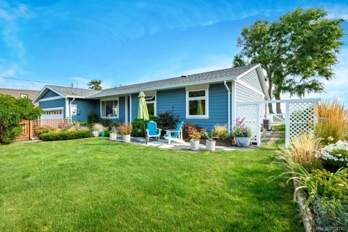 1938 Singing Sands Rd, Courtenay, BC 