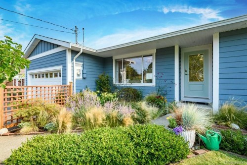 1938 Singing Sands Rd, Courtenay, BC 