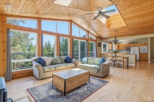 2004 Rena Rd, Nanoose Bay, BC 