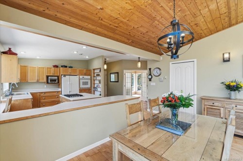 2004 Rena Rd, Nanoose Bay, BC 