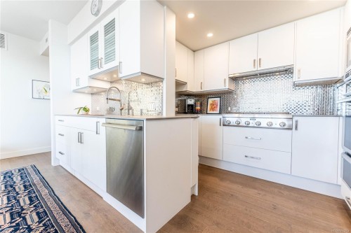 12-9667B First St, Sidney, BC - Indoor Photo Showing Kitchen With Upgraded Kitchen