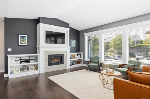880 Pratt Rd, Mill Bay, BC 