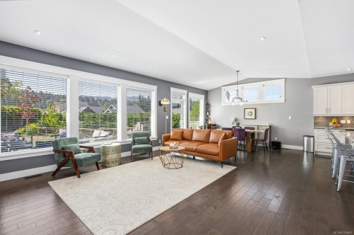 880 Pratt Rd, Mill Bay, BC 