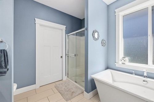 880 Pratt Rd, Mill Bay, BC 