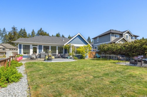880 Pratt Rd, Mill Bay, BC 