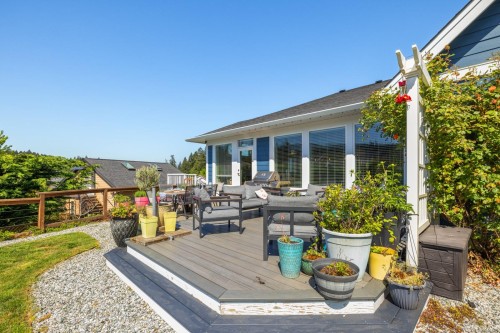 880 Pratt Rd, Mill Bay, BC 