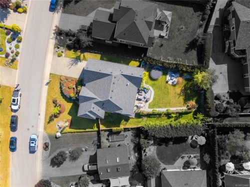 880 Pratt Rd, Mill Bay, BC 