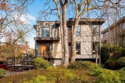 409 Chadwick Pl Victoria, BC V8S 1H4