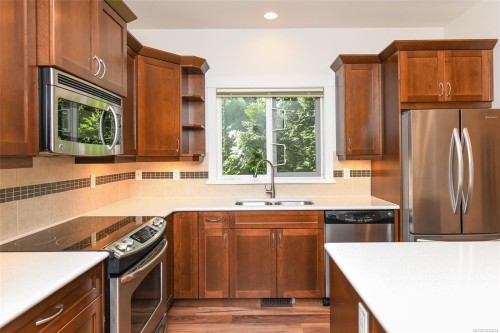 1-700 Lancaster Way, Comox, BC 