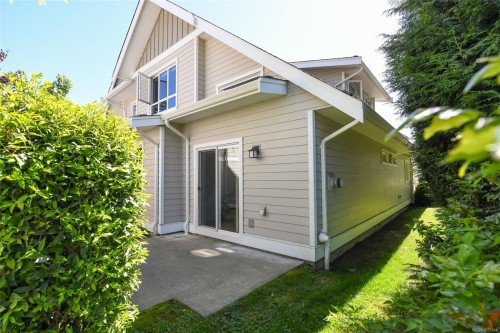 1-700 Lancaster Way, Comox, BC 