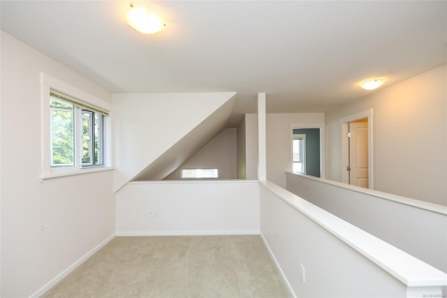 1-700 Lancaster Way, Comox, BC 
