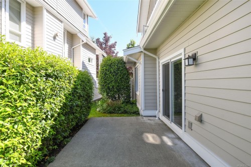 1-700 Lancaster Way, Comox, BC 
