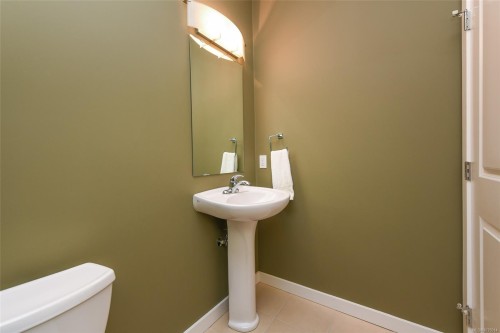 1-700 Lancaster Way, Comox, BC 