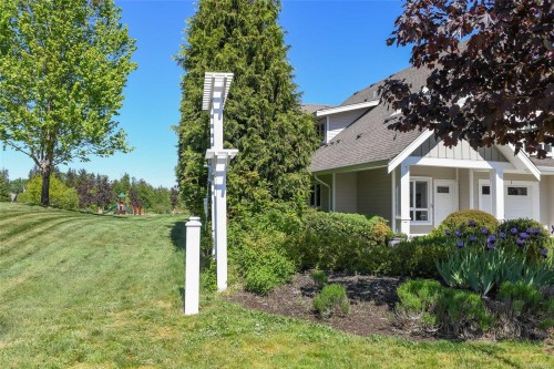 1-700 Lancaster Way, Comox, BC 
