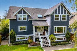 1110 Newport Ave Oak Bay, BC V8S 5E4