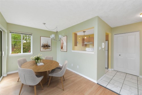 105-740 Trunk Rd, Duncan, BC - Indoor Photo Showing Dining Room