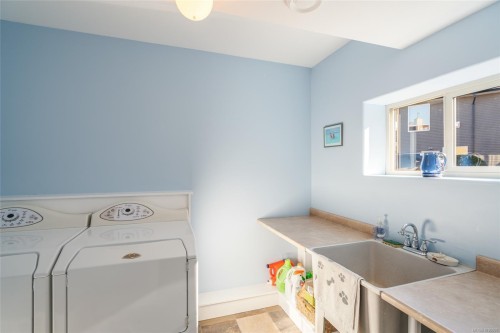 526 Douglas Pl, Ladysmith, BC 
