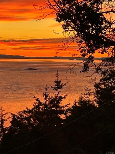 347 Collins Rd, Salt Spring, BC 