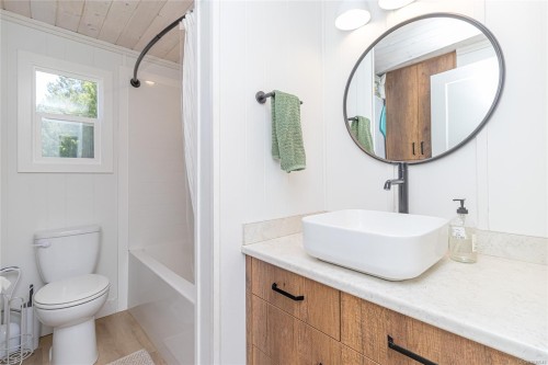 3662 Telegraph Rd, Cobble Hill, BC 