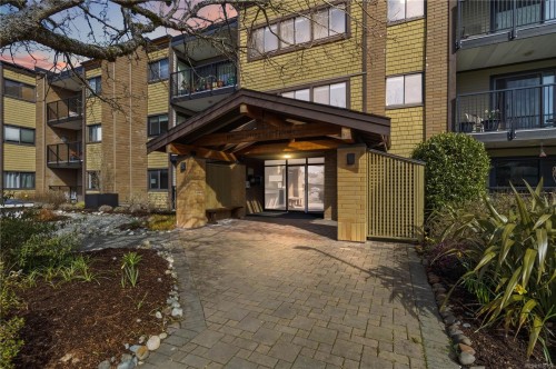 224-1870 McKenzie Ave  Saanich, BC V8N 4X3