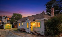 1256 Walnut St Victoria, BC V8T 1N6