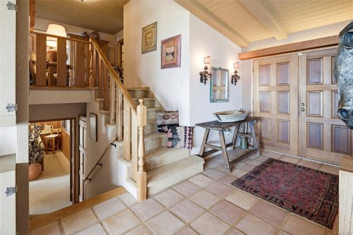 3035 Mcanally Rd, Saanich, BC 
