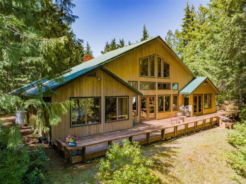 1055 Spider Lake Rd, Qualicum Beach, BC 