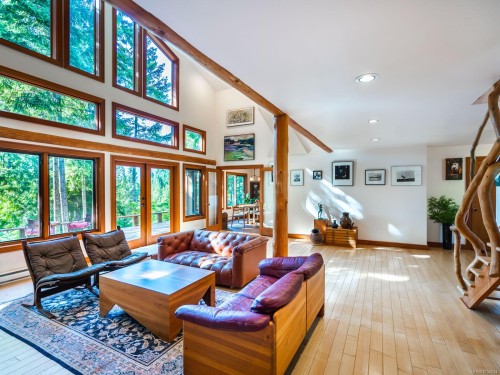 1055 Spider Lake Rd, Qualicum Beach, BC 
