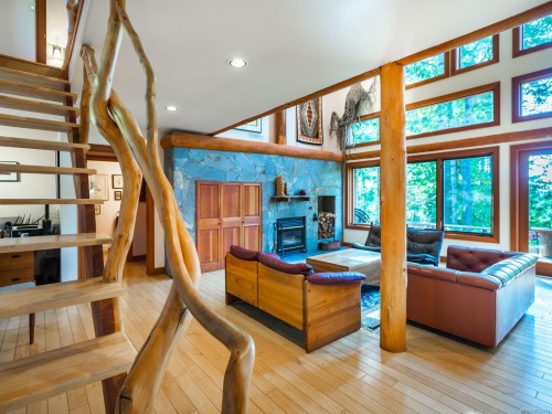 1055 Spider Lake Rd, Qualicum Beach, BC 