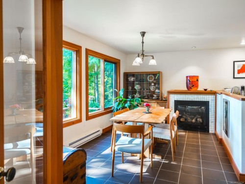 1055 Spider Lake Rd, Qualicum Beach, BC 