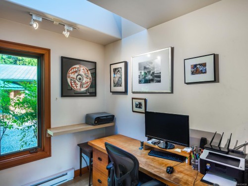 1055 Spider Lake Rd, Qualicum Beach, BC 