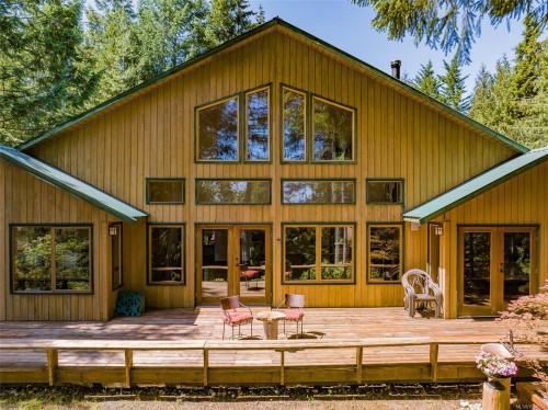 1055 Spider Lake Rd, Qualicum Beach, BC 
