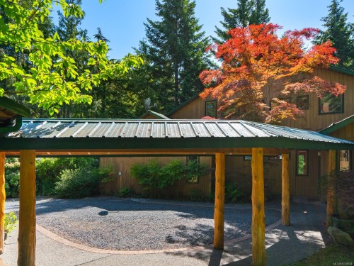 1055 Spider Lake Rd, Qualicum Beach, BC 