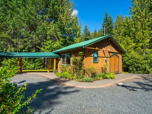 1055 Spider Lake Rd, Qualicum Beach, BC 