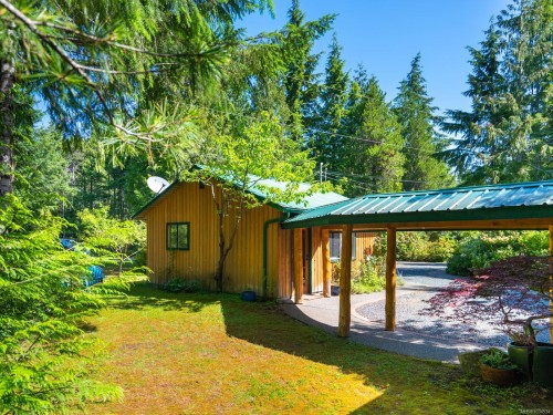 1055 Spider Lake Rd, Qualicum Beach, BC 