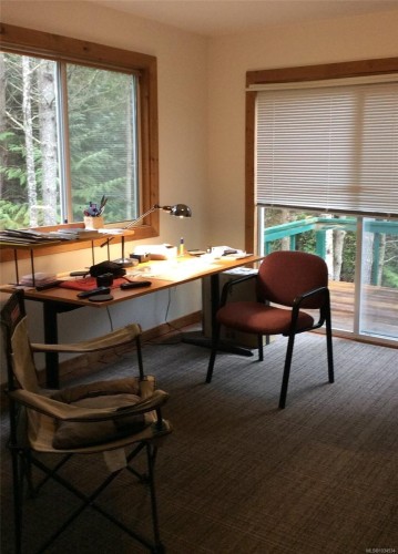 1055 Spider Lake Rd, Qualicum Beach, BC 