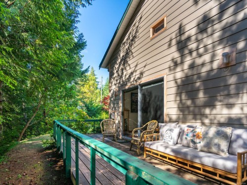 1055 Spider Lake Rd, Qualicum Beach, BC 